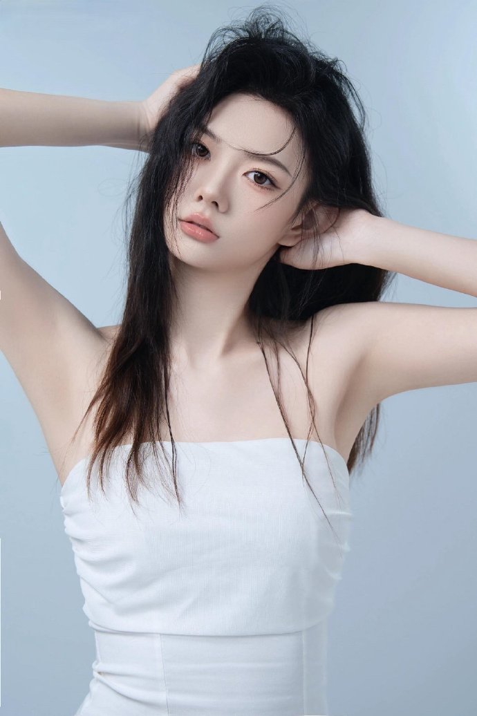 《潜伏名局》：真假身份交织的豪门博弈大戏